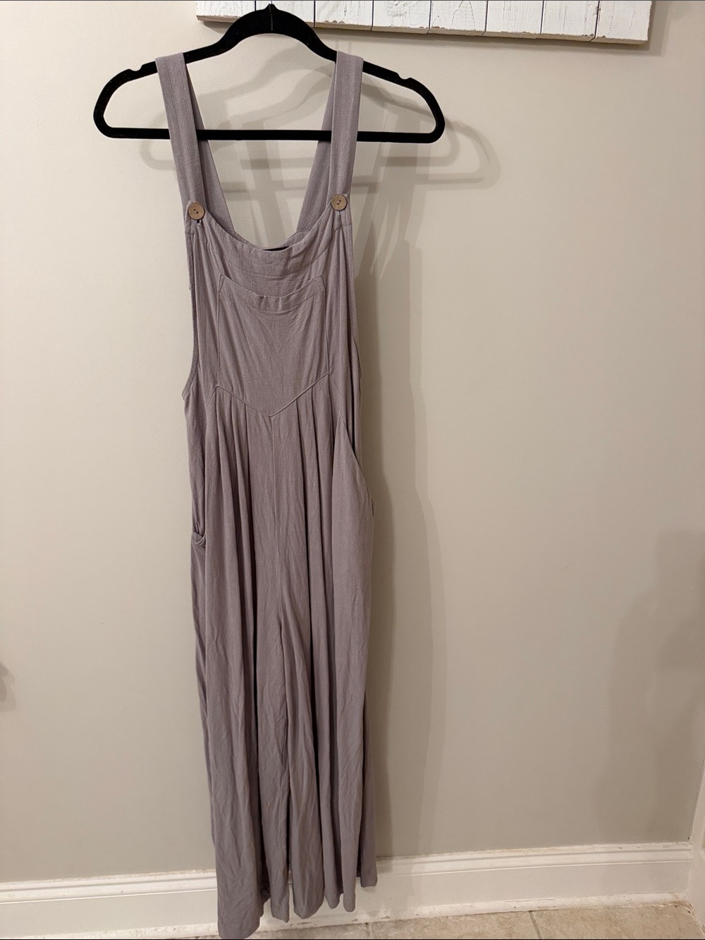 Sleeveless Lavender Maxi Jumpsuit with Button-Strap Details
